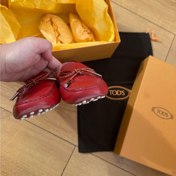 Preloved Tod’s red leather bow loafers flats siz38 - Picture 9 of 11
